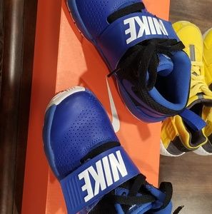 Nike Team Hustle D 8